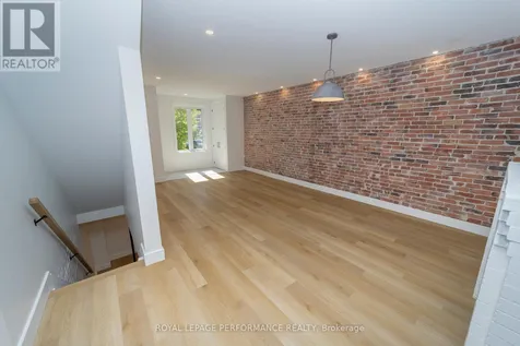 19 Monk Street Ottawa ON K1S 3Y7