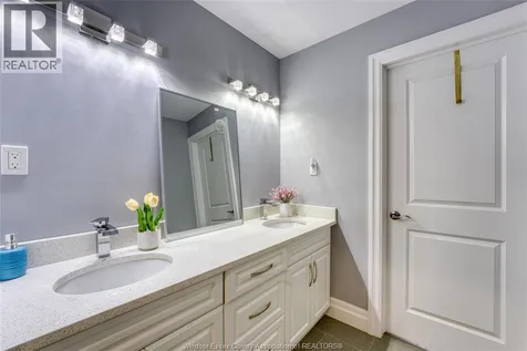 735 Cabana Road West Windsor ON N9G 1B5