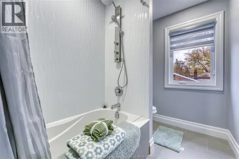735 Cabana Road West Windsor ON N9G 1B5