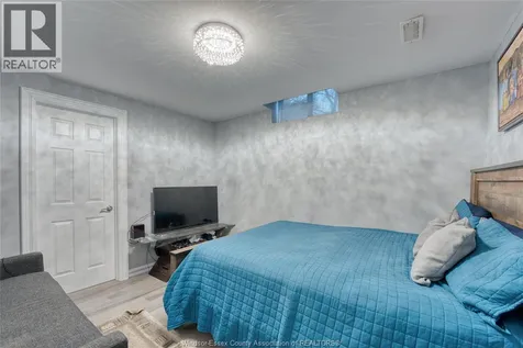 735 Cabana Road West Windsor ON N9G 1B5