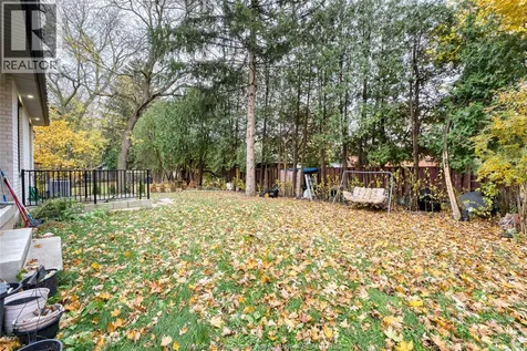 735 Cabana Road West Windsor ON N9G 1B5