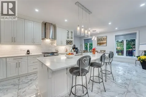 735 Cabana Road West Windsor ON N9G 1B5