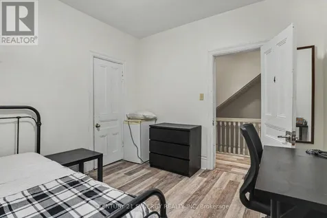 95 Templeton Street Ottawa ON K1N 6X4