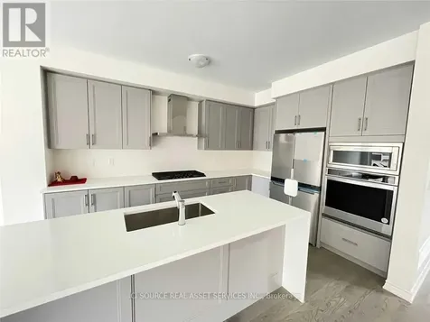 33 Macpherson Street Whitby ON L1P 0N4