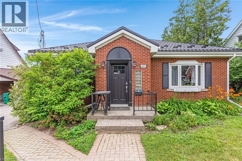 805 Rockway Drive Kitchener ON N2G 3B6