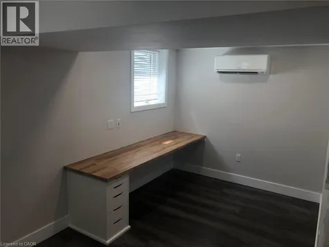 805 Rockway Drive Kitchener ON N2G 3B6