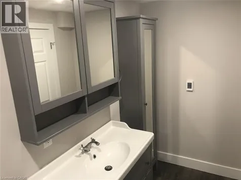 805 Rockway Drive Kitchener ON N2G 3B6