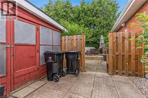 805 Rockway Drive Kitchener ON N2G 3B6