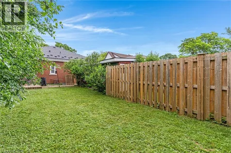 805 Rockway Drive Kitchener ON N2G 3B6