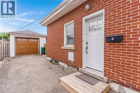 805 Rockway Drive Kitchener ON N2G 3B6