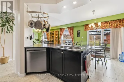 156 Osborn Avenue Brantford ON N3T 6S7