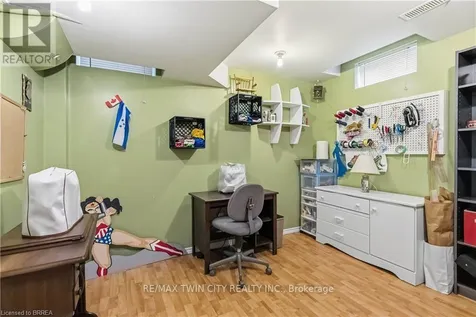 156 Osborn Avenue Brantford ON N3T 6S7