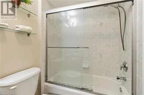 156 Osborn Avenue Brantford ON N3T 6S7