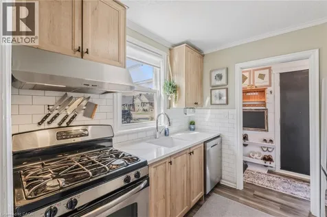 43 Woodbridge Road Hamilton ON L8K 3C8