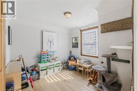 43 Woodbridge Road Hamilton ON L8K 3C8