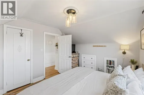 43 Woodbridge Road Hamilton ON L8K 3C8