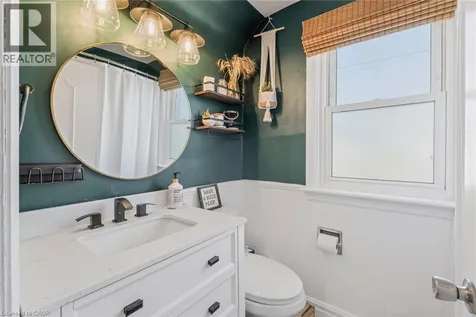 43 Woodbridge Road Hamilton ON L8K 3C8