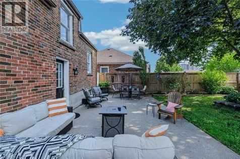 43 Woodbridge Road Hamilton ON L8K 3C8