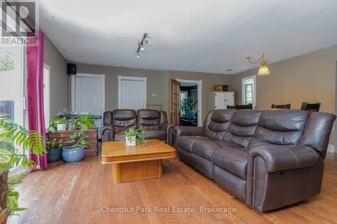 4 Parkside Avenue Collingwood ON L9Y 5P3