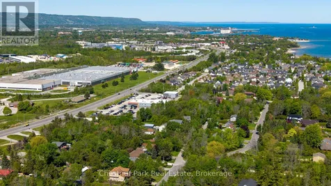 4 Parkside Avenue Collingwood ON L9Y 5P3