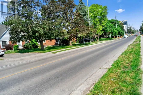 253 Albert Street Waterloo ON N1L 3T7