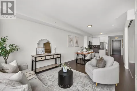 1035 Bank Street Ottawa ON K1H 7R1