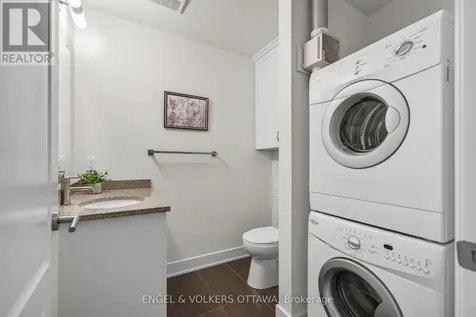 1035 Bank Street Ottawa ON K1H 7R1