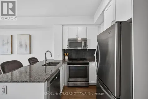1035 Bank Street Ottawa ON K1H 7R1