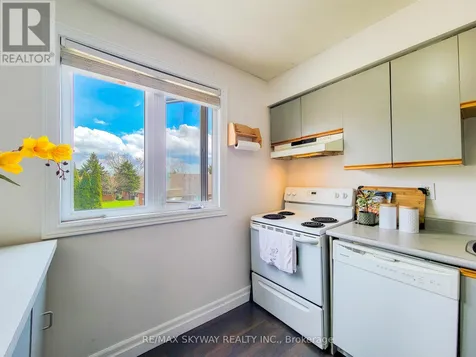 56 Harris Avenue Brantford ON N3R 2E9