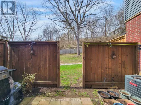56 Harris Avenue Brantford ON N3R 2E9
