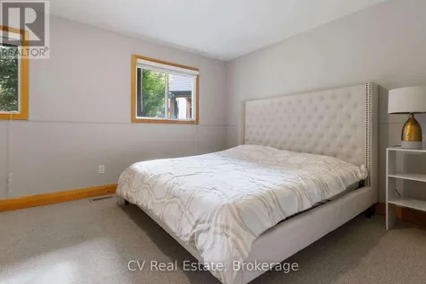 156 Chamonix Crescent Blue Mountains ON L9Y 0S7