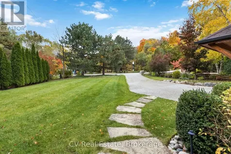 156 Chamonix Crescent Blue Mountains ON L9Y 0S7