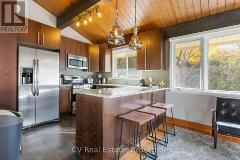 156 Chamonix Crescent Blue Mountains ON L9Y 0S7