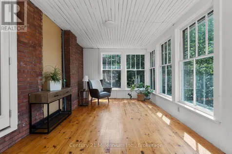 329 7th Street East Owen Sound ON N4K 1J1