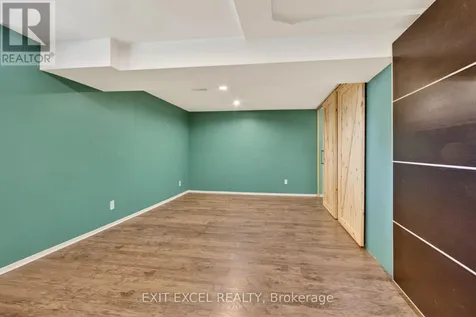 283 Mcelroy Drive Ottawa ON K2L 1Y3