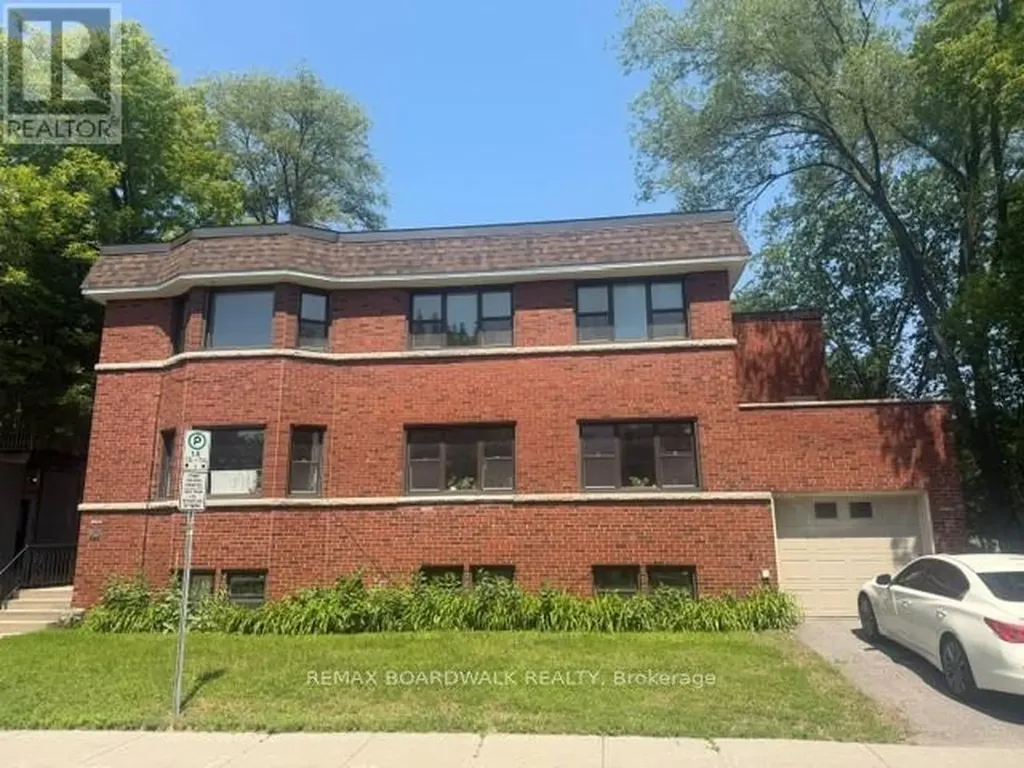 379 Stewart Street Ottawa ON K1N 6K9