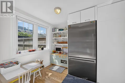 174 Hickory Street Ottawa ON K1Y 3T6