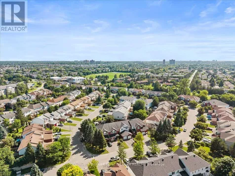 46 Margrave Avenue Ottawa ON K1T 3Y2