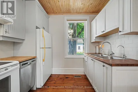 98 Drummond Street East Perth ON K7H 1H1