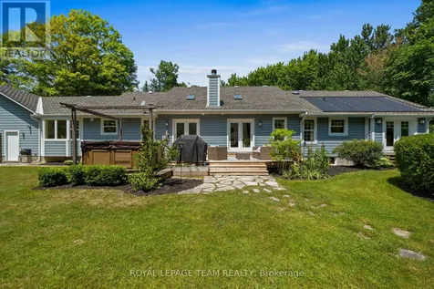 113 Wilbert Cox Drive Ottawa ON K0A 1L0