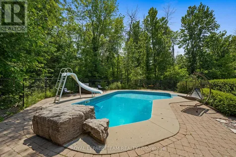 113 Wilbert Cox Drive Ottawa ON K0A 1L0