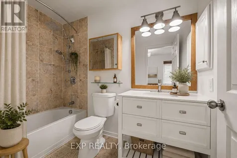218 Rolling Meadow Crescent Ottawa ON K1W 0B1