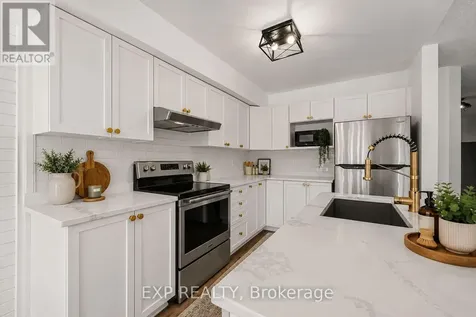 218 Rolling Meadow Crescent Ottawa ON K1W 0B1