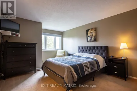 1521 Briarfield Crescent Ottawa ON K4A 1Z9