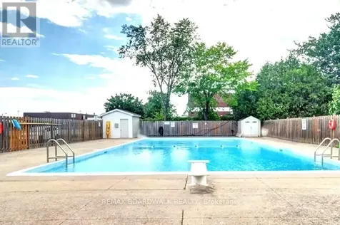 2044 Arrowsmith Drive Ottawa ON K1J 7V8