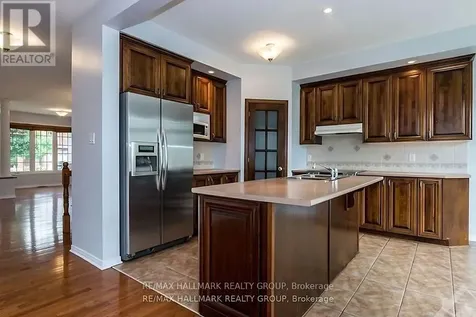 135 Stedman Street Ottawa ON K1T 0B4