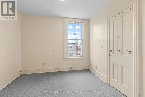 498 Gladstone Avenue Ottawa ON K1R 5N8