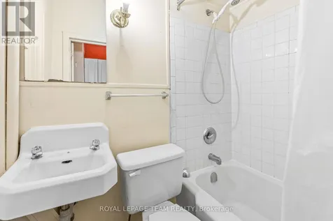 498 Gladstone Avenue Ottawa ON K1R 5N8