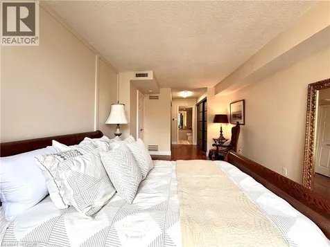 130 Carlton Street Toronto ON M5A 4K3
