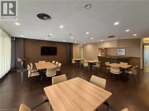 130 Carlton Street Toronto ON M5A 4K3